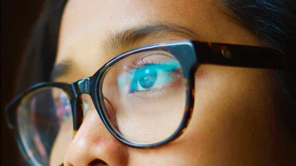 How To Remove Glare From Glasses In Lightroom