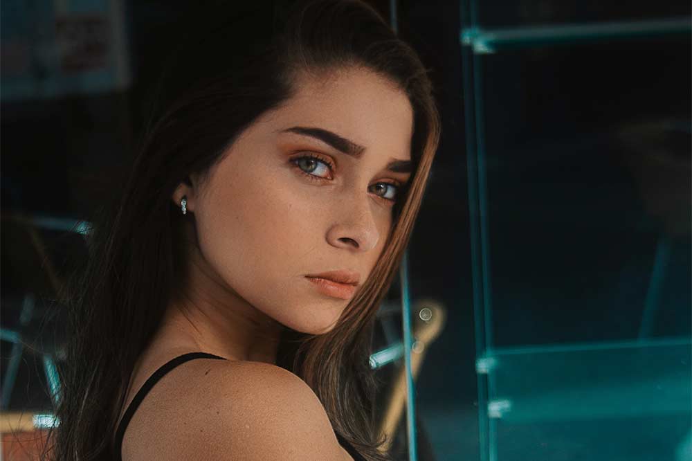 Best Canon Lens For Headshots (2022 Picks)